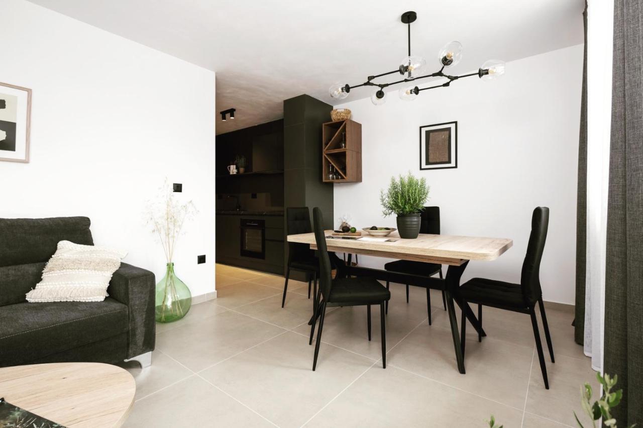 V Residence Apartments 拉巴克 外观 照片
