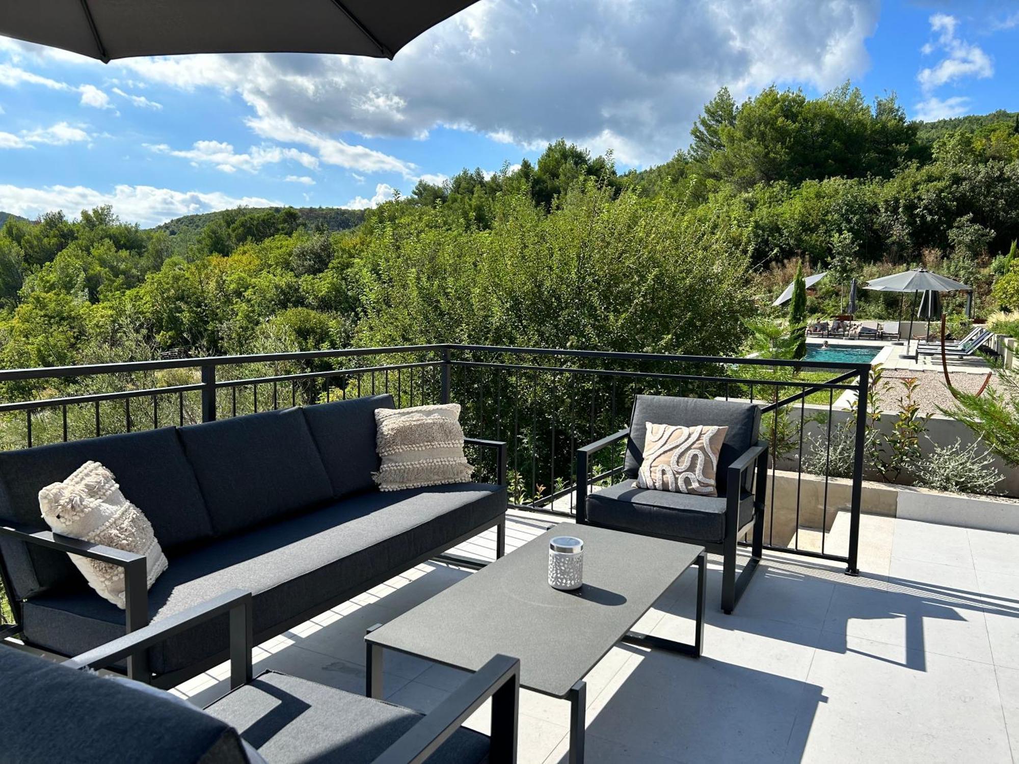 V Residence Apartments 拉巴克 外观 照片