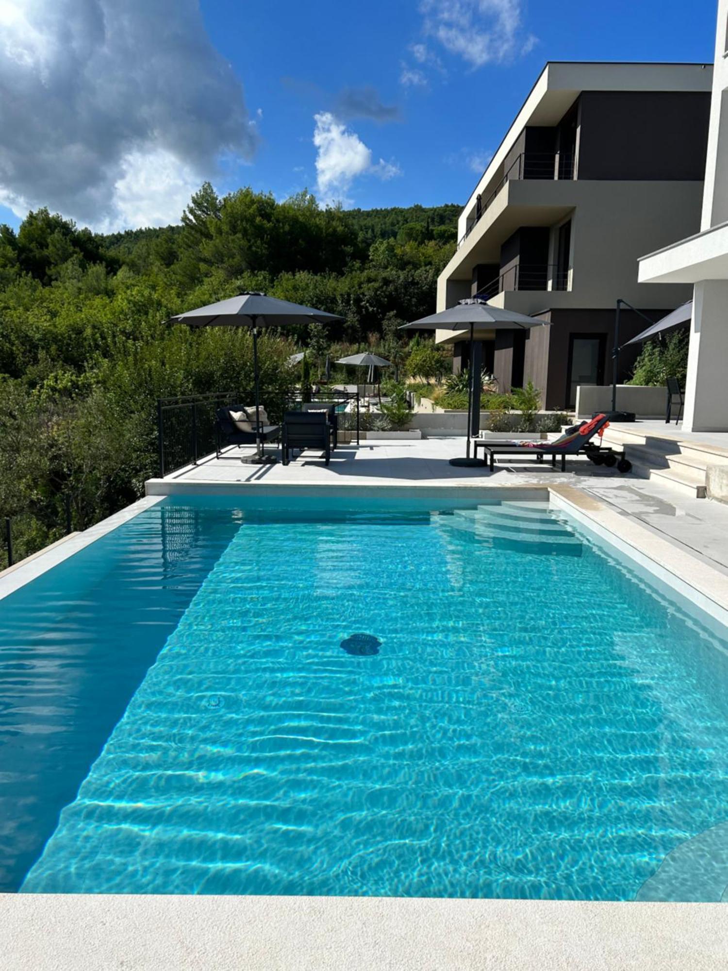 V Residence Apartments 拉巴克 外观 照片